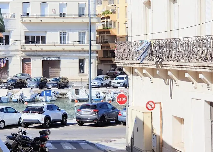 Le Bayard Authentique Maison Setoise Patio Climatisee Centre Historique Parking Payant A Proximite