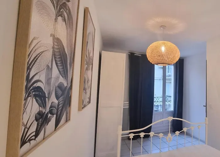 Le Bayard Authentique Maison Setoise Patio Climatisee Centre Historique Parking Payant A Proximite